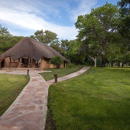 Tuli Safari Lodge Lentswelemoriti Exteriör bild