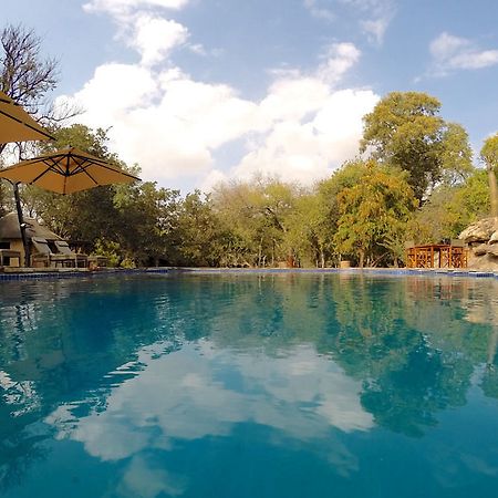 Tuli Safari Lodge Lentswelemoriti Exteriör bild