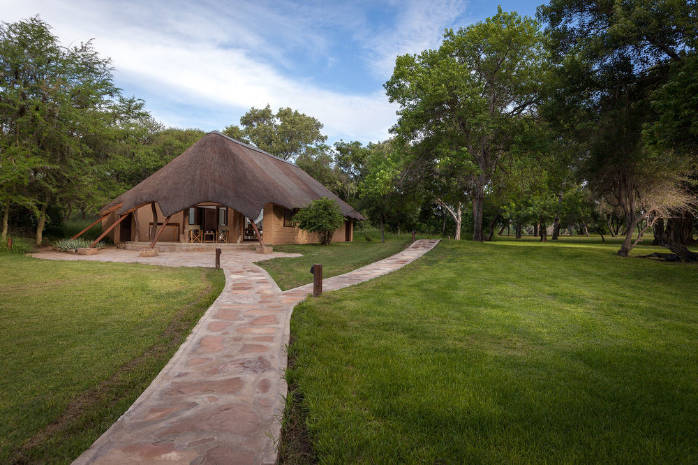 Tuli Safari Lodge Lentswelemoriti Exteriör bild